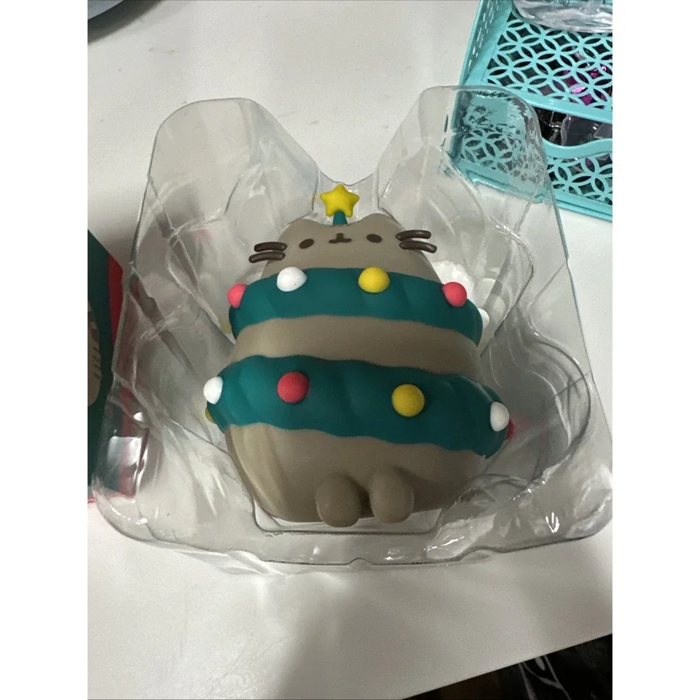 Pusheen experience charm